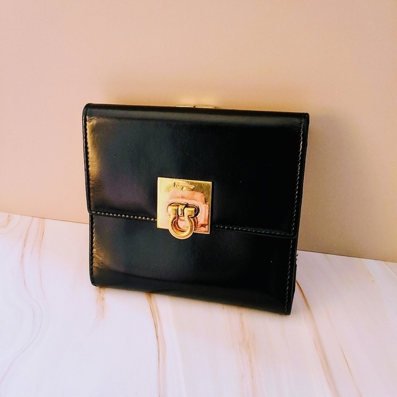 Salvatore Ferragamo Black Patent Leather Wallet β Pristine Preloved Condition - Picture 2 of 12